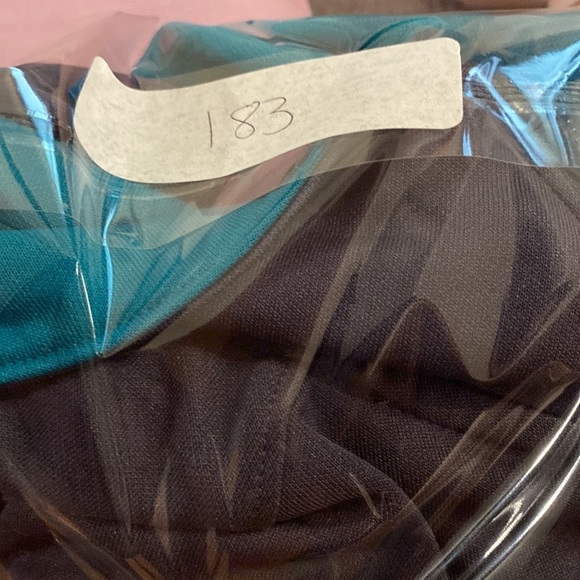 Women's Under Armour Semi Fitted Blue Full Zip Jacket Size Medium - Picture 15 of 15